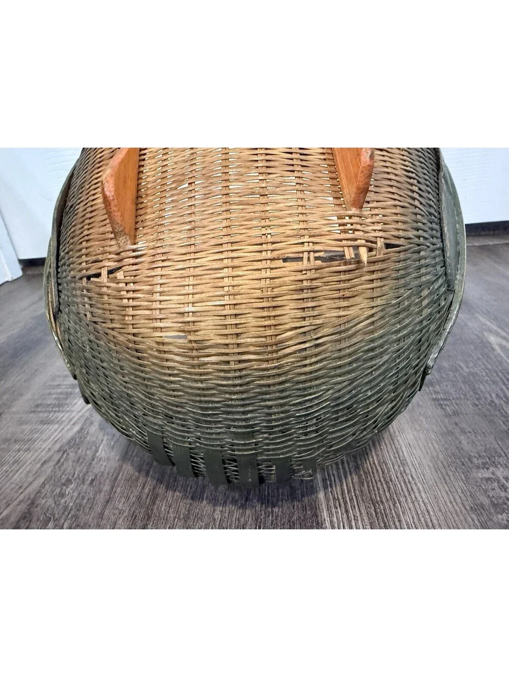 Vintage Zhejiang Handicrafts Chinese Swan Duck Goose Green Basket